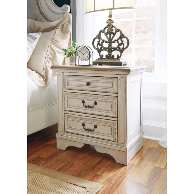 Realyn White 3 Drawer Nightstand 4 Realyn White 3 Drawer Nightstand - Image 2
